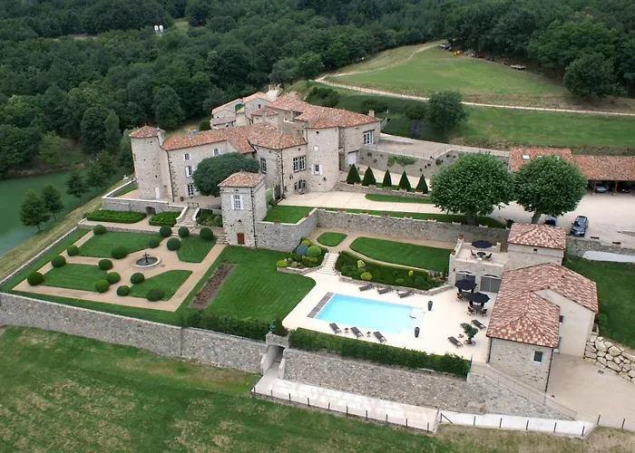 Chateau De Cachard 4*